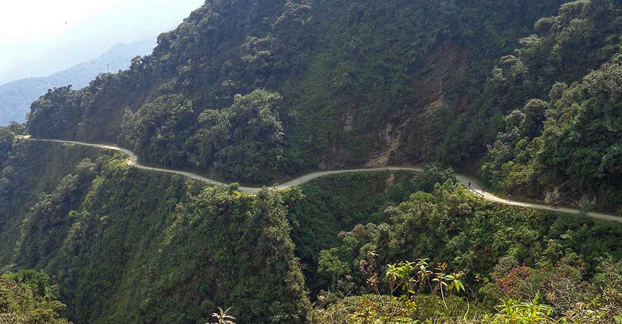 A estrada mais perigosa do mundo fica na Bolívia; conheça