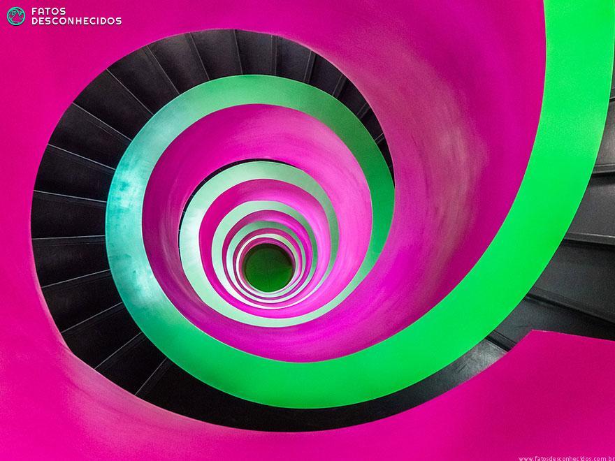 Fotos impressionantes de escadas em espiral