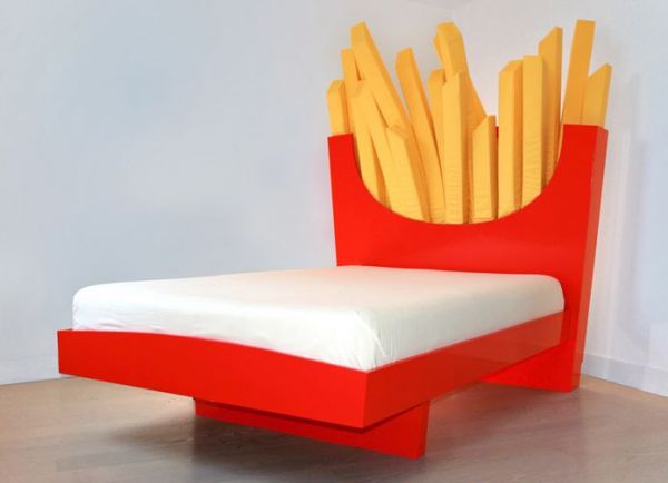 Já pensou em ter uma cama em formato de batatas fritas?
