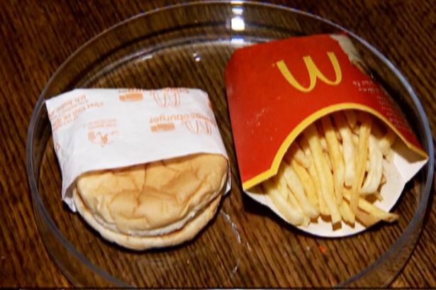 Lanche do McDonald's permanece intacto e conservado seis anos depois de ser comprado por islandês