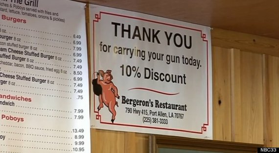 Restaurante causa polêmica ao oferecer desconto a clientes que estiverem armados